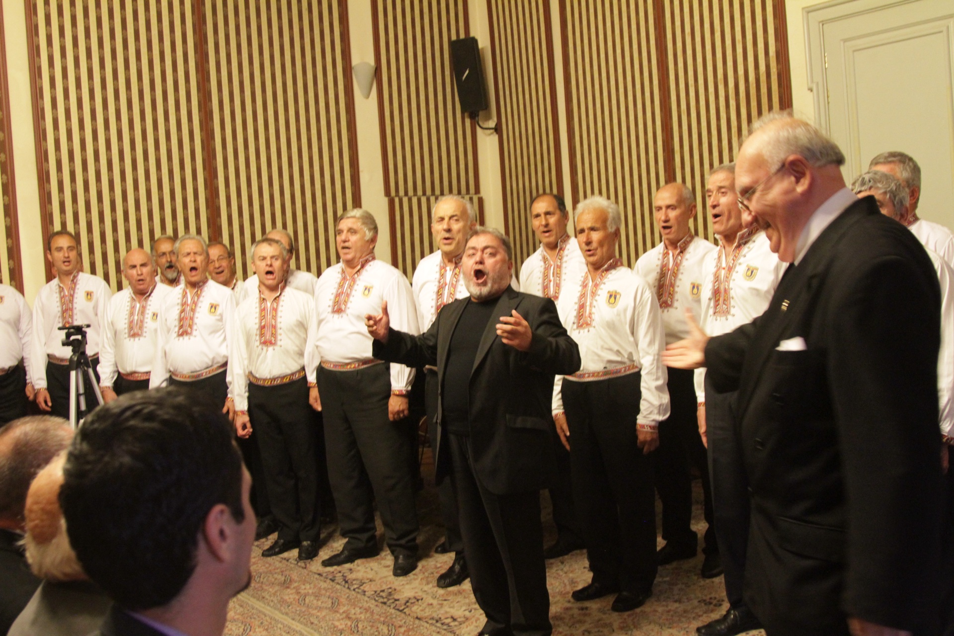 Октомври 2014 