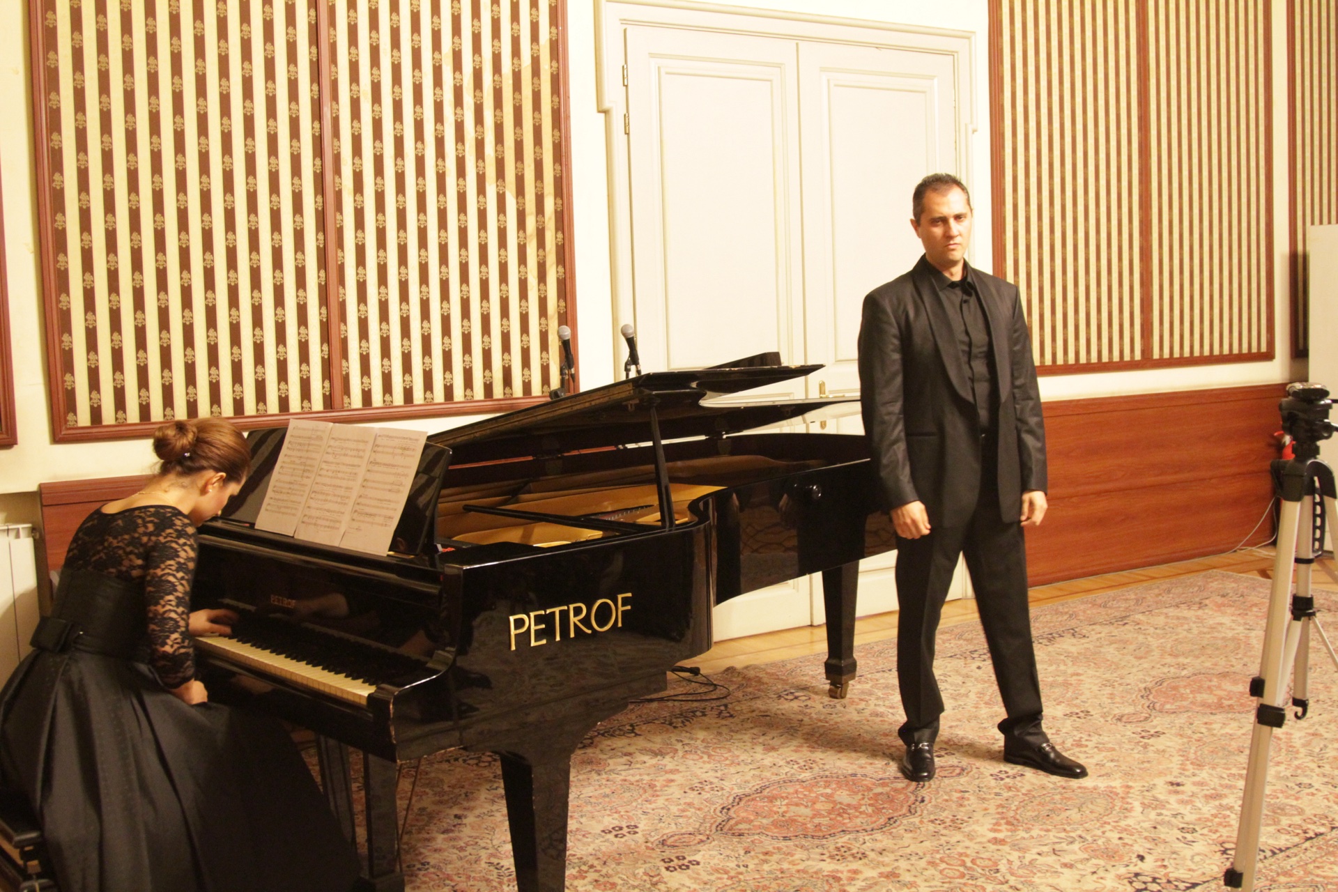 Октомври 2014 